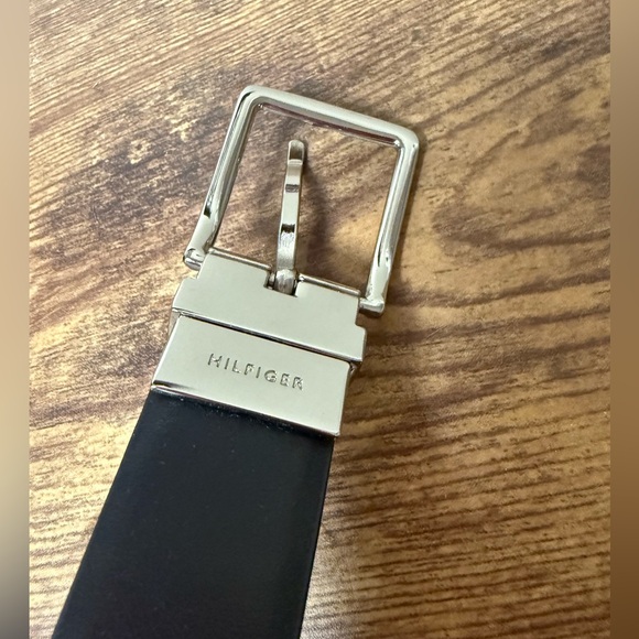 Tommy Hilfiger belt double side: brown/black. Excellent condition.Size L (30-32) - Picture 4 of 7